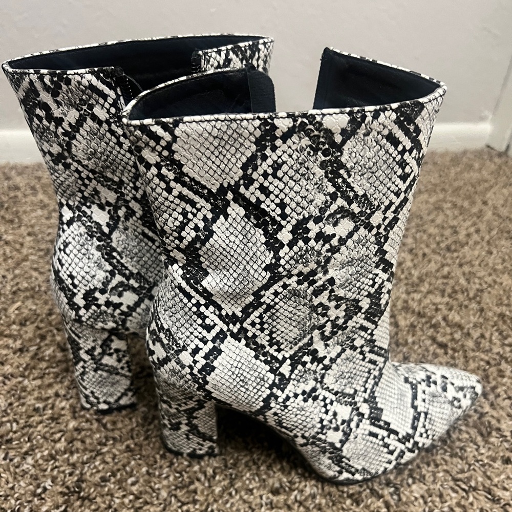 Snakeskin Pattern Women's Ankle Boots